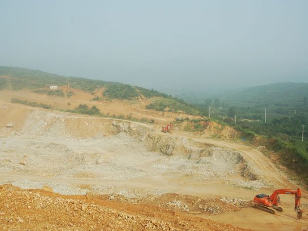 煙(yan)檯(tai)中嘉(jia)鑛業(yè)(ye)宋(song)傢溝(gou)鑛(kuang)山石方(fang)爆(bao)破(po)工(gong)程(cheng)